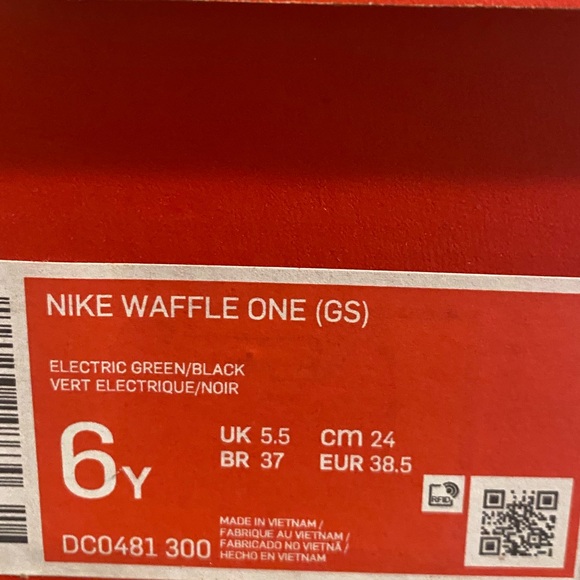 Nike Waffle One Electric Green Kids Sneakers- 5.5, 6, 6.5, 7 - Picture 12 of 13